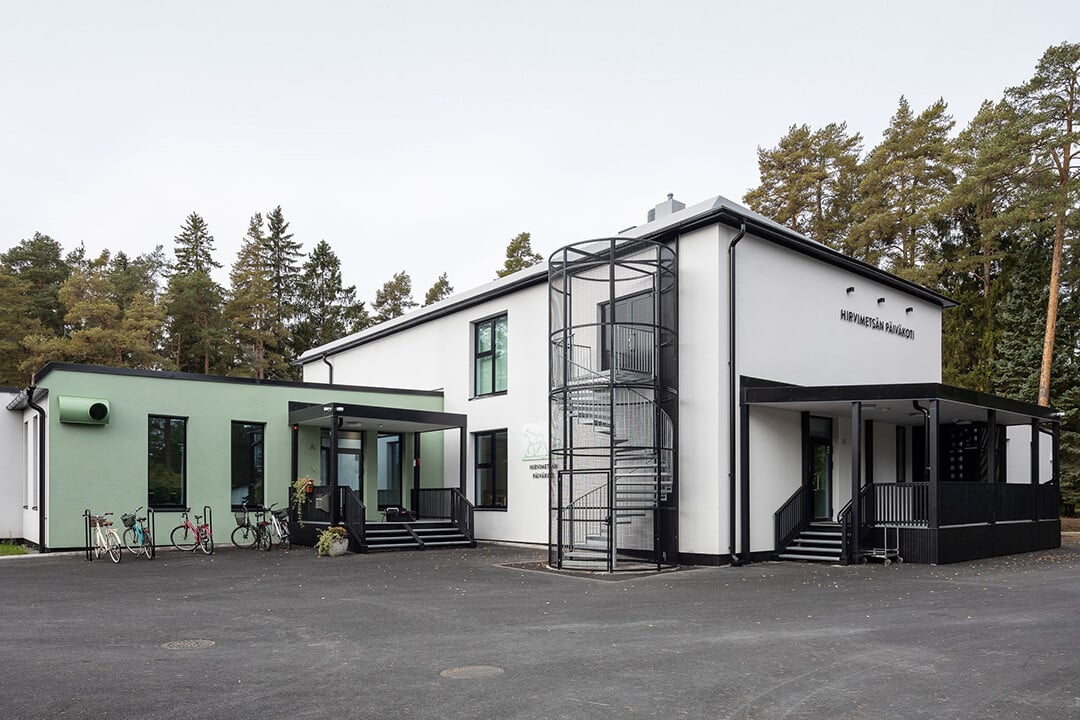 Hirvimetsä Daycare, facade view. Photo: Tapio Koivula