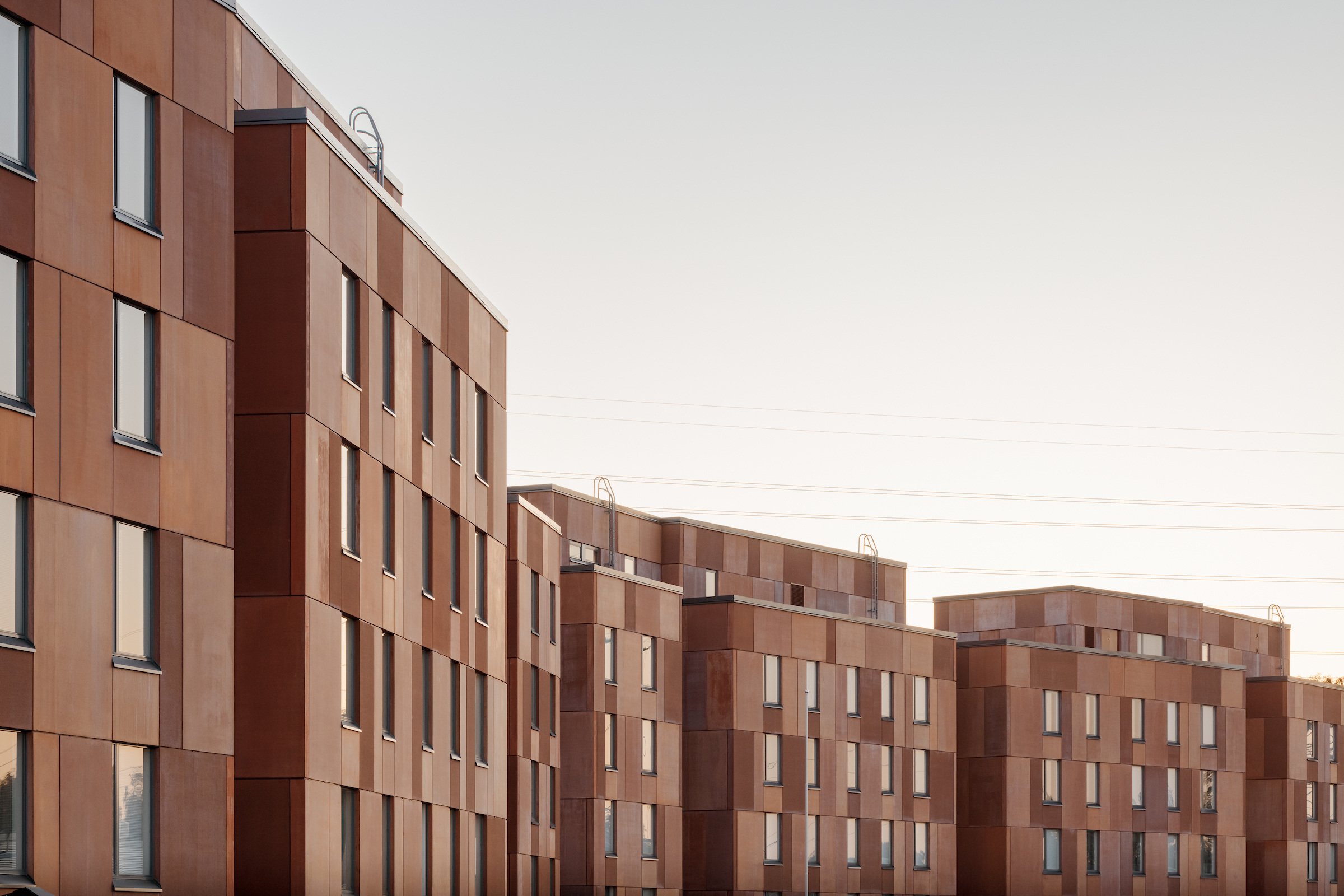 Isonpellontie 4-6 Housing, street view 3. Photo: Tuomas Uusheimo