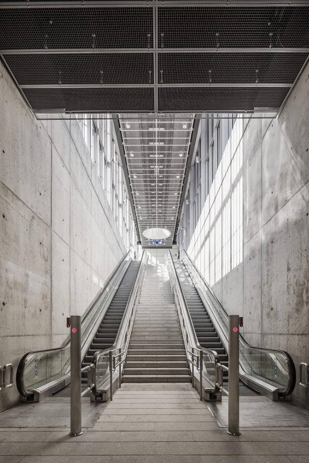 kivistö_railwaystation_stairs3_photo_kuvio